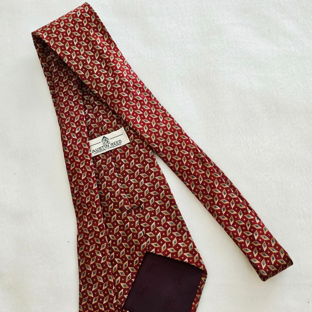 Austin Reed London Mens Red Geometric Diamond 100% Italian Silk Necktie USA Made - Picture 5 of 5